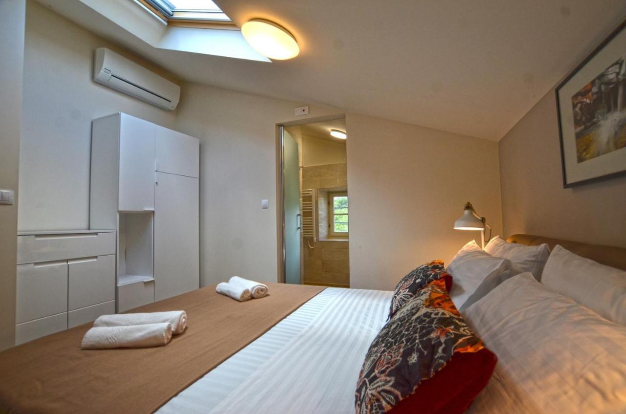 App & Rooms Juraga Bale Exteriör bild