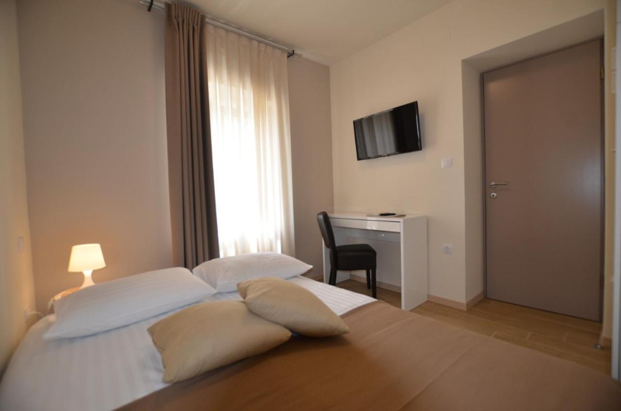 App & Rooms Juraga Bale Exteriör bild